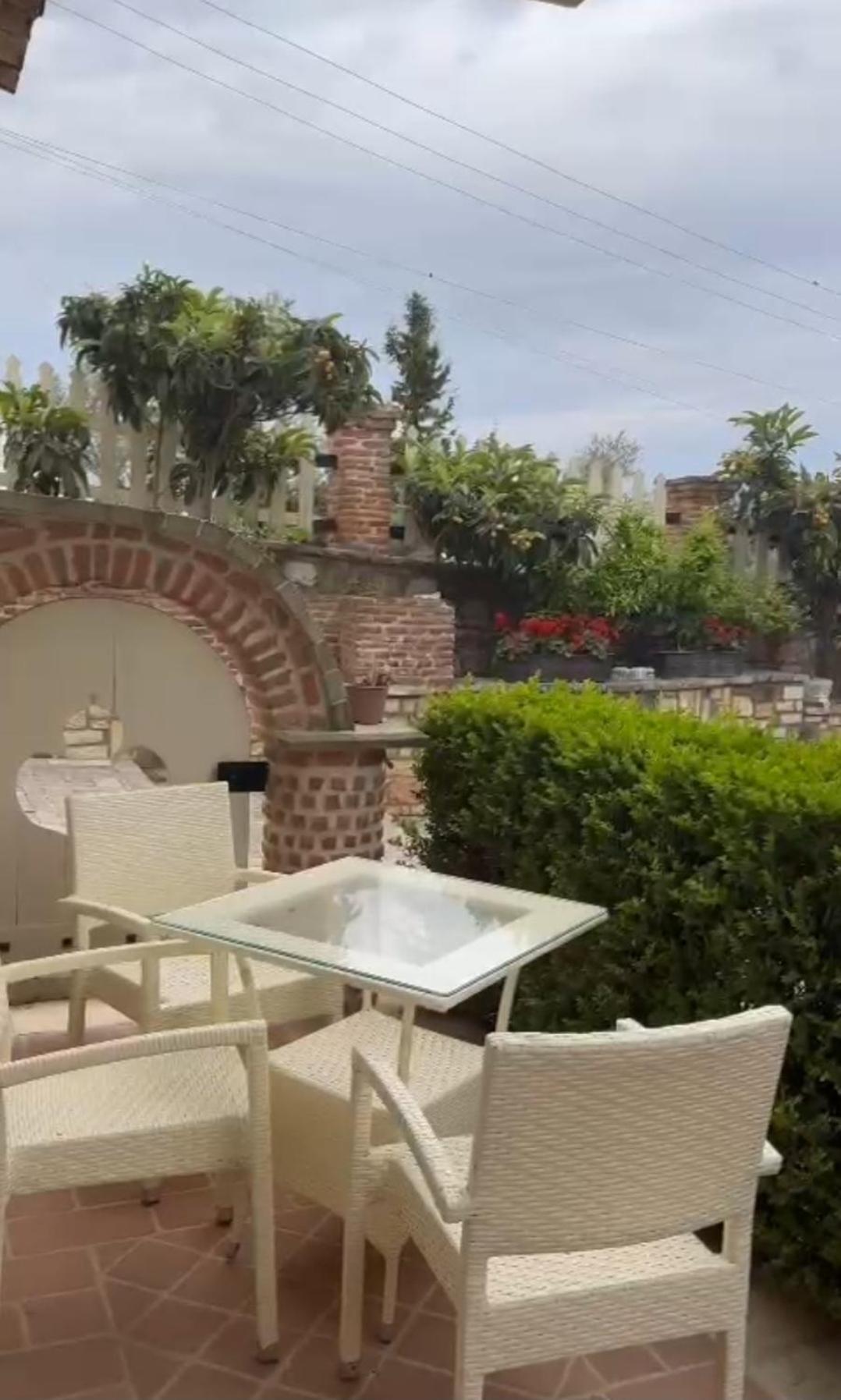 Gasthof Sarajet E Pashait 1 Dhërmi